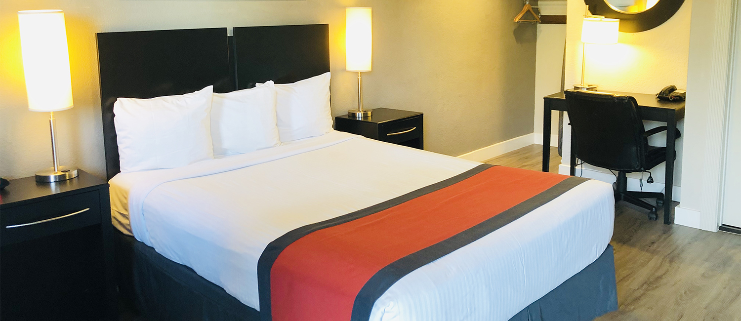 STEP INTO OUR RECENTLY RENOVATED AND MOST SPACIOUS GUEST ROOMS AND ESCAPE THE HUSTLE AND BUSTLE OF TINSELTOWN