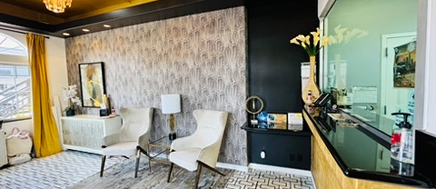  EXPERIENCE  THE ENTERTAINMENT CAPITAL OF THE WORLD WITH A STAY AT THE LEXMAR.