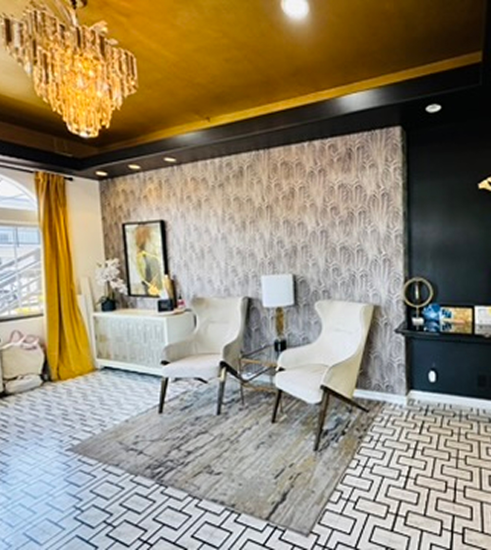  EXPERIENCE  THE ENTERTAINMENT CAPITAL OF THE WORLD WITH A STAY AT THE LEXMAR.