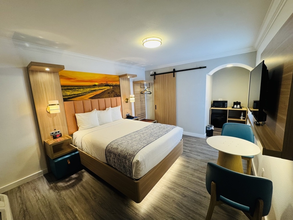Deluxe Queen Room