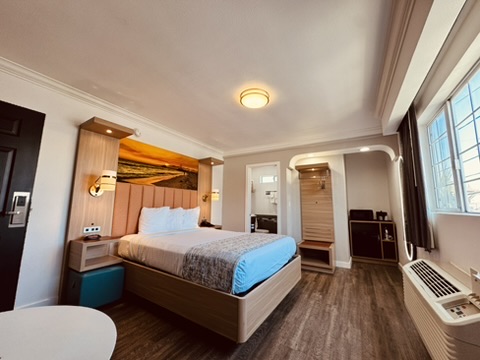 Deluxe Queen Room